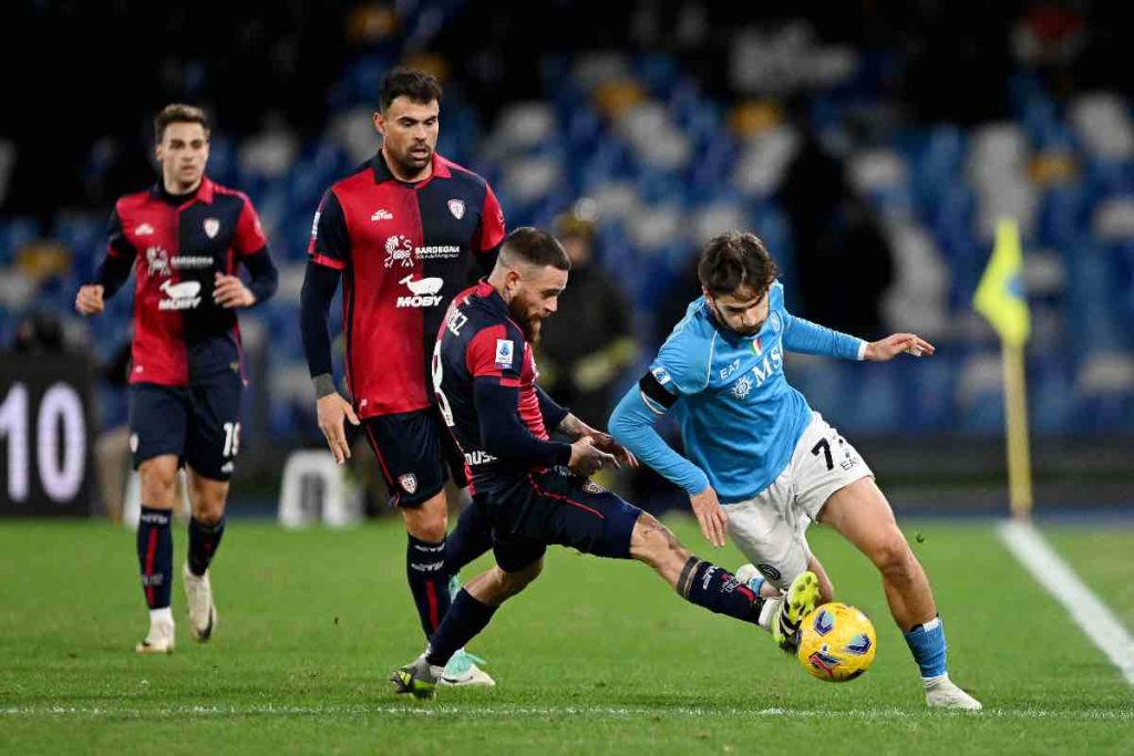 Nandez, infortunio durante Napoli-Cagliari: le sue condizioni