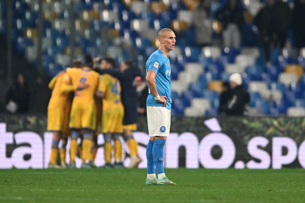 Napoli, umiliazione in Coppa Italia: da Garcia a Mazzarri cambia poco