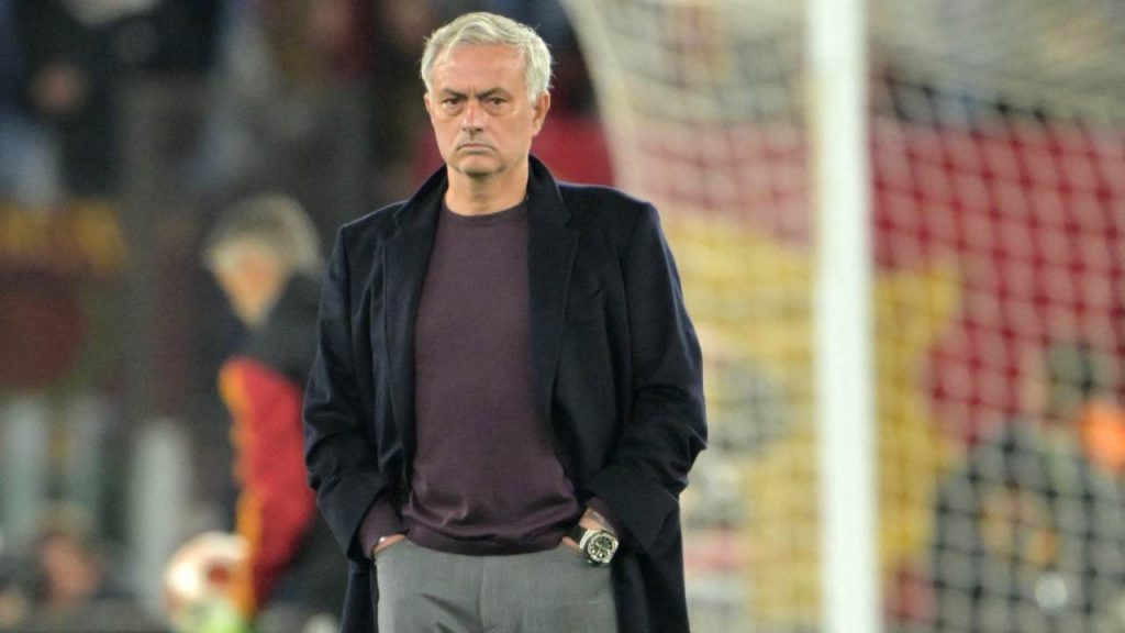 Contatti tra Mourinho e il Barcellona per giugno