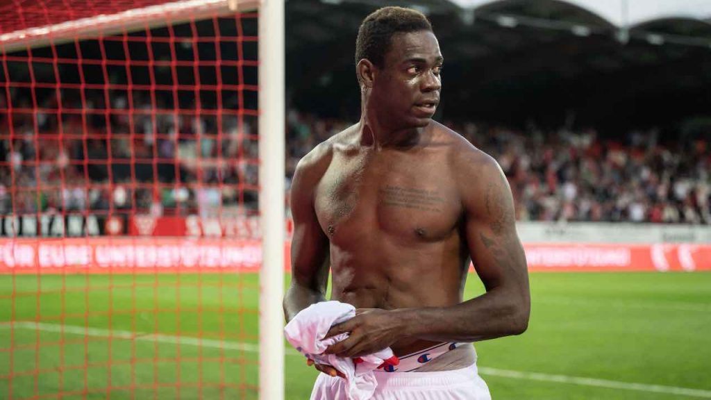 Balotelli in Serie A, trattativa aperta: perché è saltato tutto, la rivelazione di Raiola