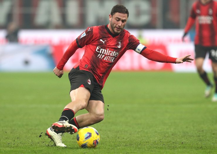 Infortunio per Calabria, capitano del Milan
