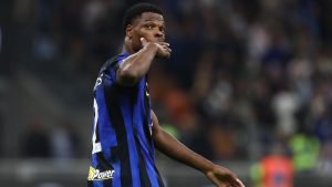 Inter, Kayode per sostituire Dumfries