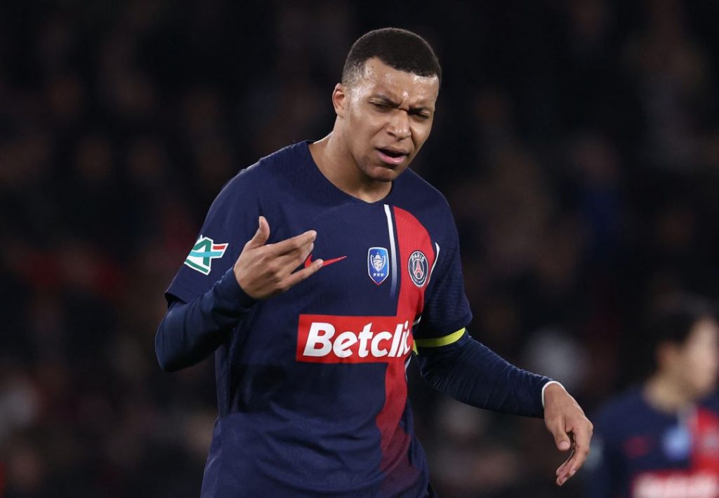 Mbappé e il siparietto con un tifoso dell’Arsenal sul suo futuro – VIDEO