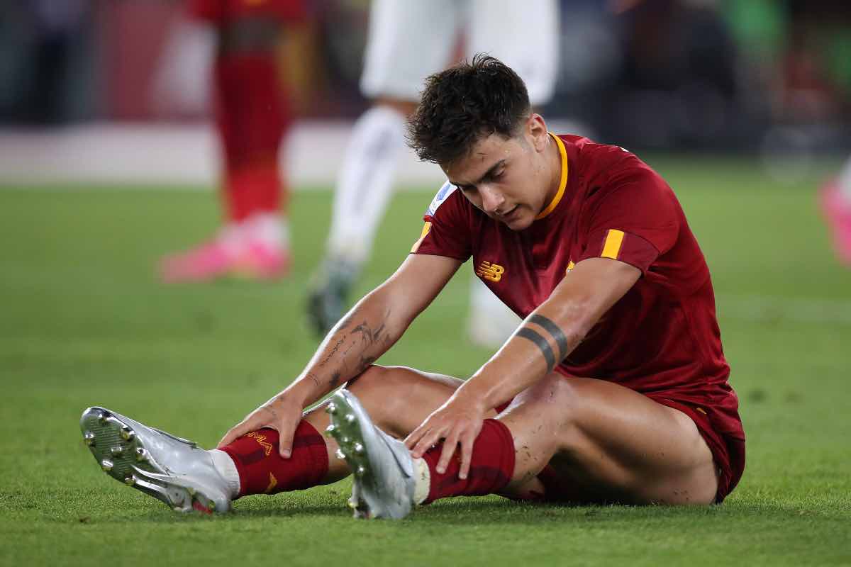 Roma, Dybala in gruppo: titolare contro il Milan