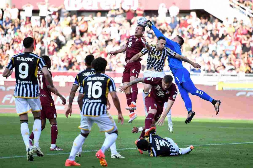 Infortuni Juventus, tegola per i bianconeri nel Derby: stagione finita?
