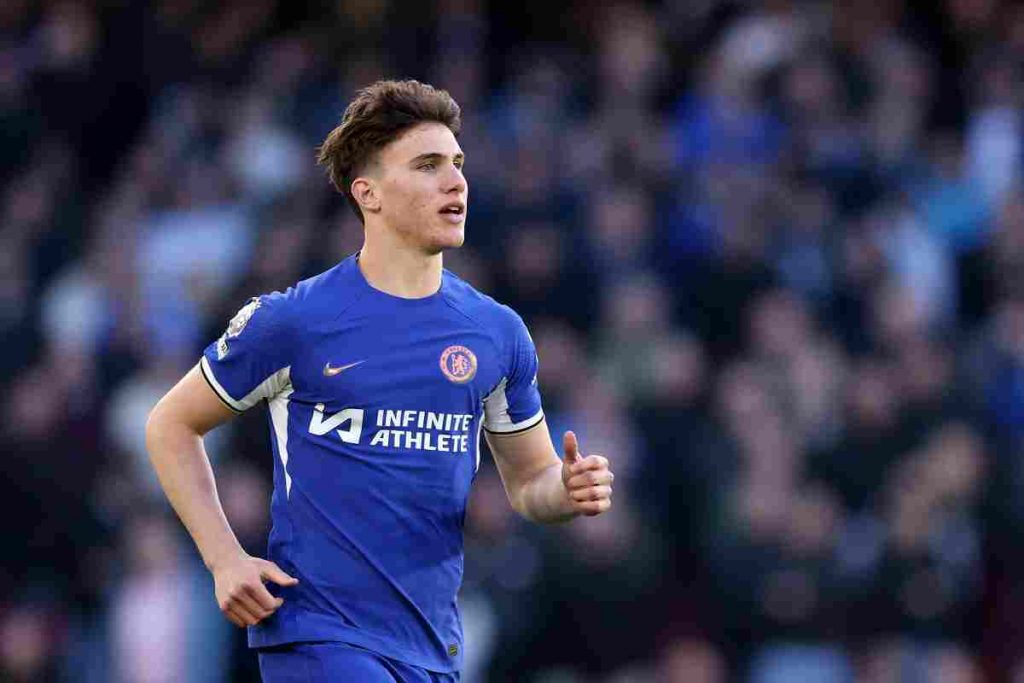 Mercato Napoli, si lavora a centrocampo. Conte vuole due mezzeali