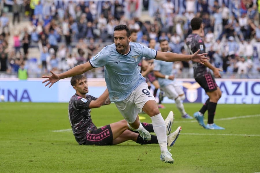 La Lazio rimonta all’Olimpico, il Bologna pareggia in superiorità numerica