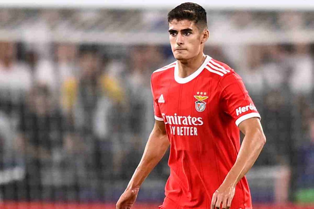 Juve, spunta un nuovo nome per la difesa: piace Antonio Silva, i dettagli
