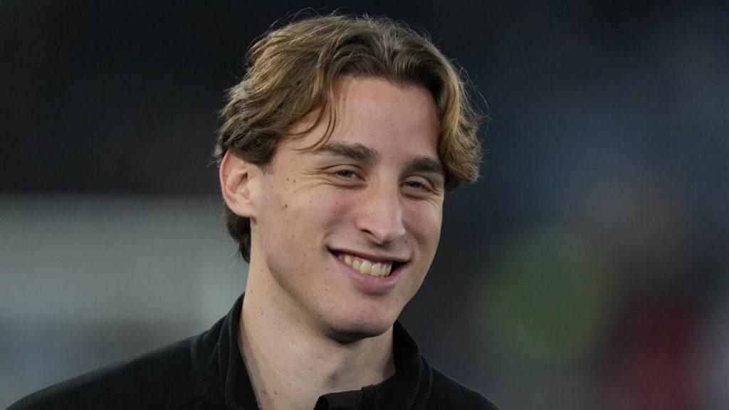 Edoardo Bove torna tra un tripudio di bandiere | La notizia fa piangere di gioia tutti i tifosi