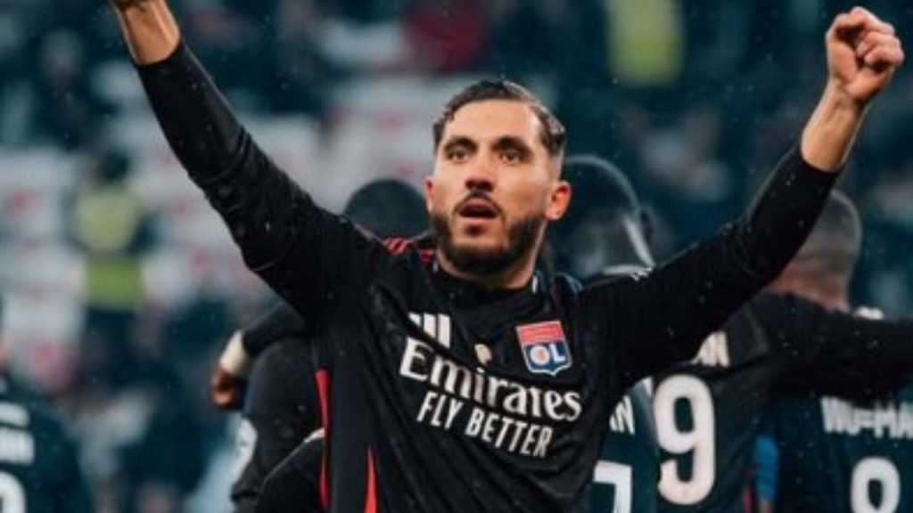 Scatta il derby in Serie A per Ryan Cherki | Stanno facendo a sportellate, ma una sola può vincere