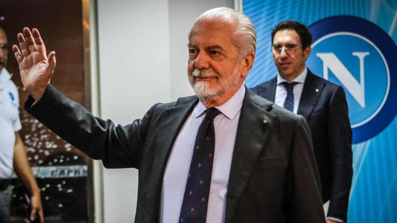 De Laurentiis: un messaggio per Conte | Sfida al Liverpool per portare un campione assoluto al Napoli
