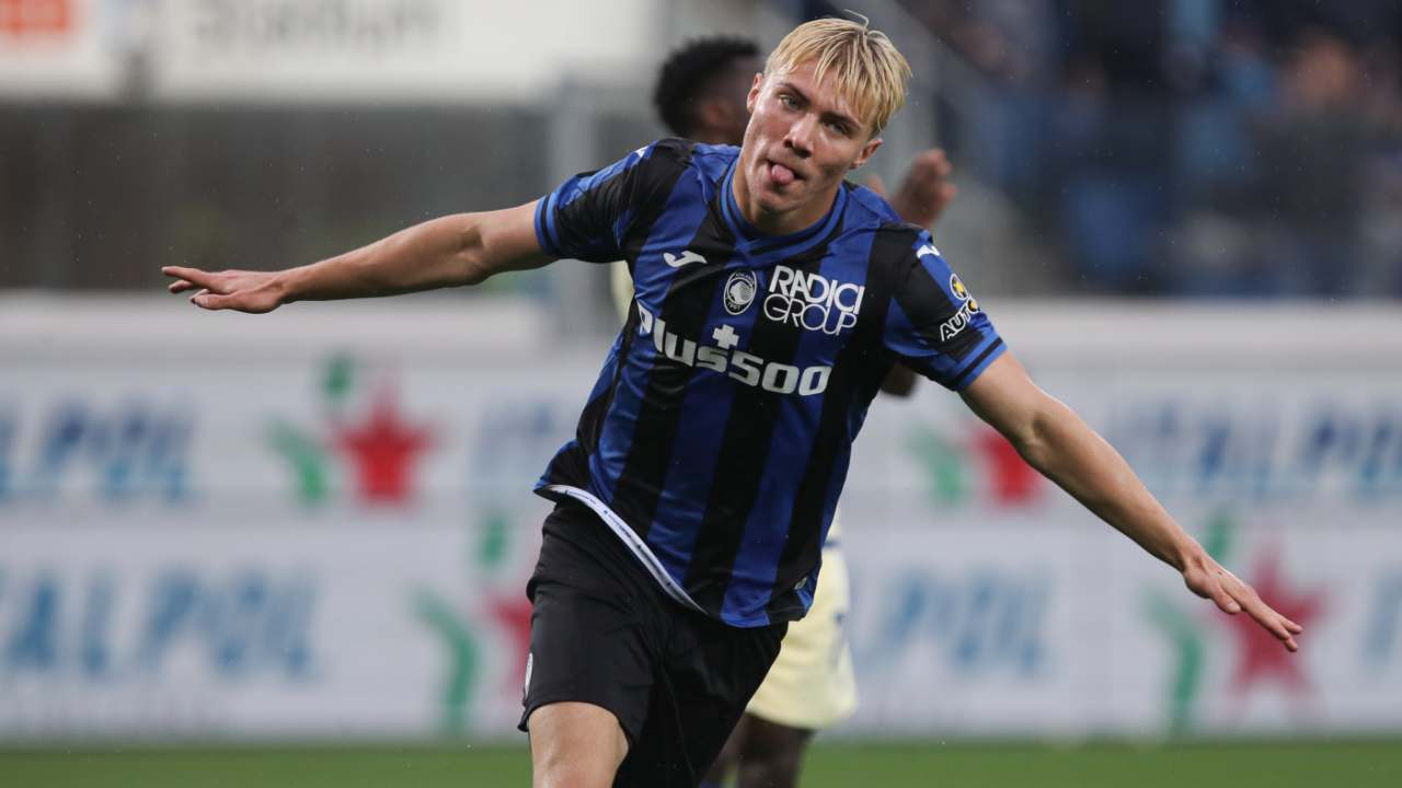Rasmus Hojlund: tra i due litiganti, il terzo gode | Arriva lei e lo riporta in Italia