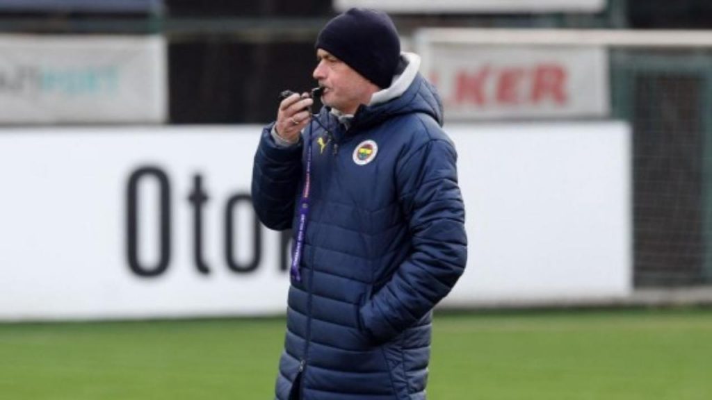 José Mourinho, zeru titoli al Fenerbahce | Ma lo Special One si consola con la prossima squadra