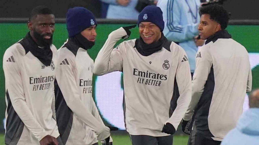 Troppi galli a cantare: il Real Madrid svende | Via un top player a soli 100 milioni: lo cacciano così