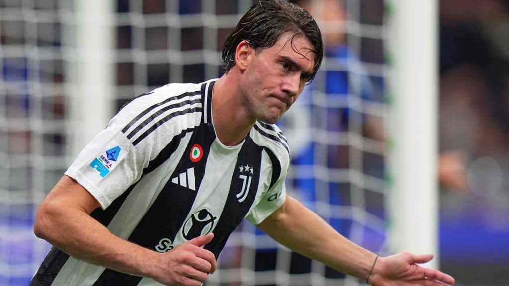 Vlahovic-Juventus, l’indizio che spiega tutto | Quel particolare che non è sfuggito