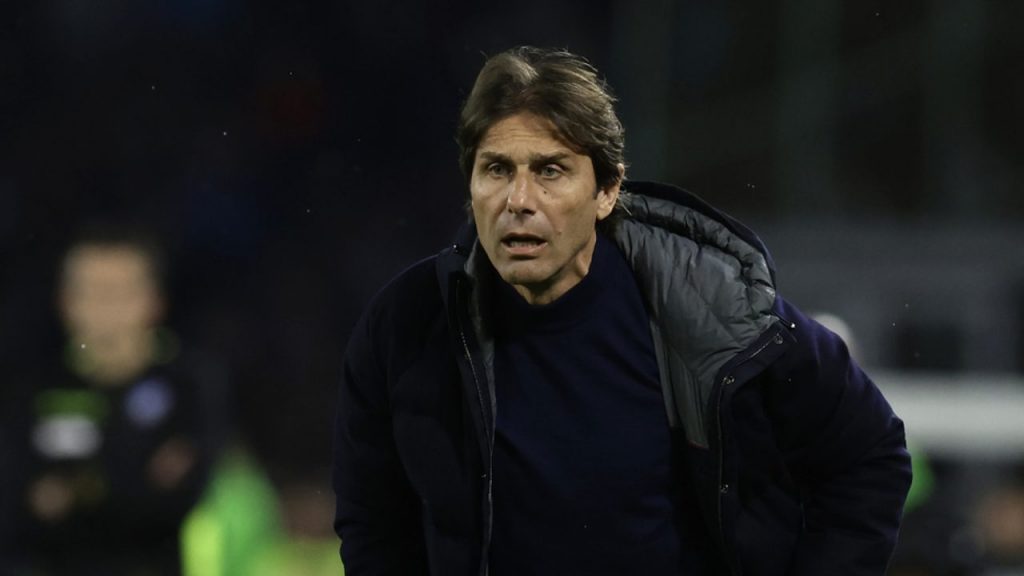 Napoli, basta festeggiare | Conte vuole rinforzi: Manna esegue subito il primo ordine