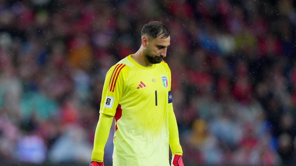 “MI SONO ROTTO IL GINOCCHIO”, annullato il trasferimento | Addio PSG: non sarà lui l’erede di Donnarumma