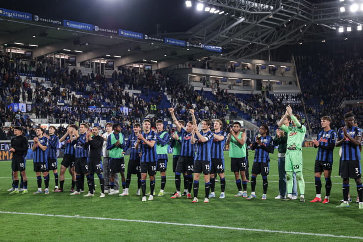 L'Atalanta al termine di una recente partita - Foto Lapresse - Calcioinpillole.com