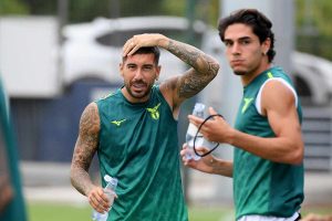 La Lazio arriva con ballottaggi in ogni reparto alla partita contro l'Avellino in occasione del Terzo Memorial Sandro Criscitiello visibile in diretta TV su Sportitalia