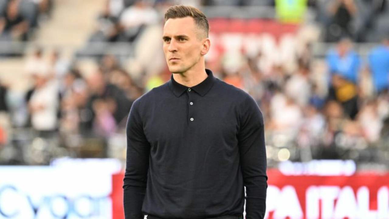 Milik, il rinnovo era ‘fittizio’ | Arek non giocherà nella Juventus, ma resta a sorpresa in Serie A