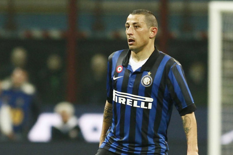 Angelo Palombo in campo con la maglia dell'Inter - Foto LaPresse - Calcioinpillole.com