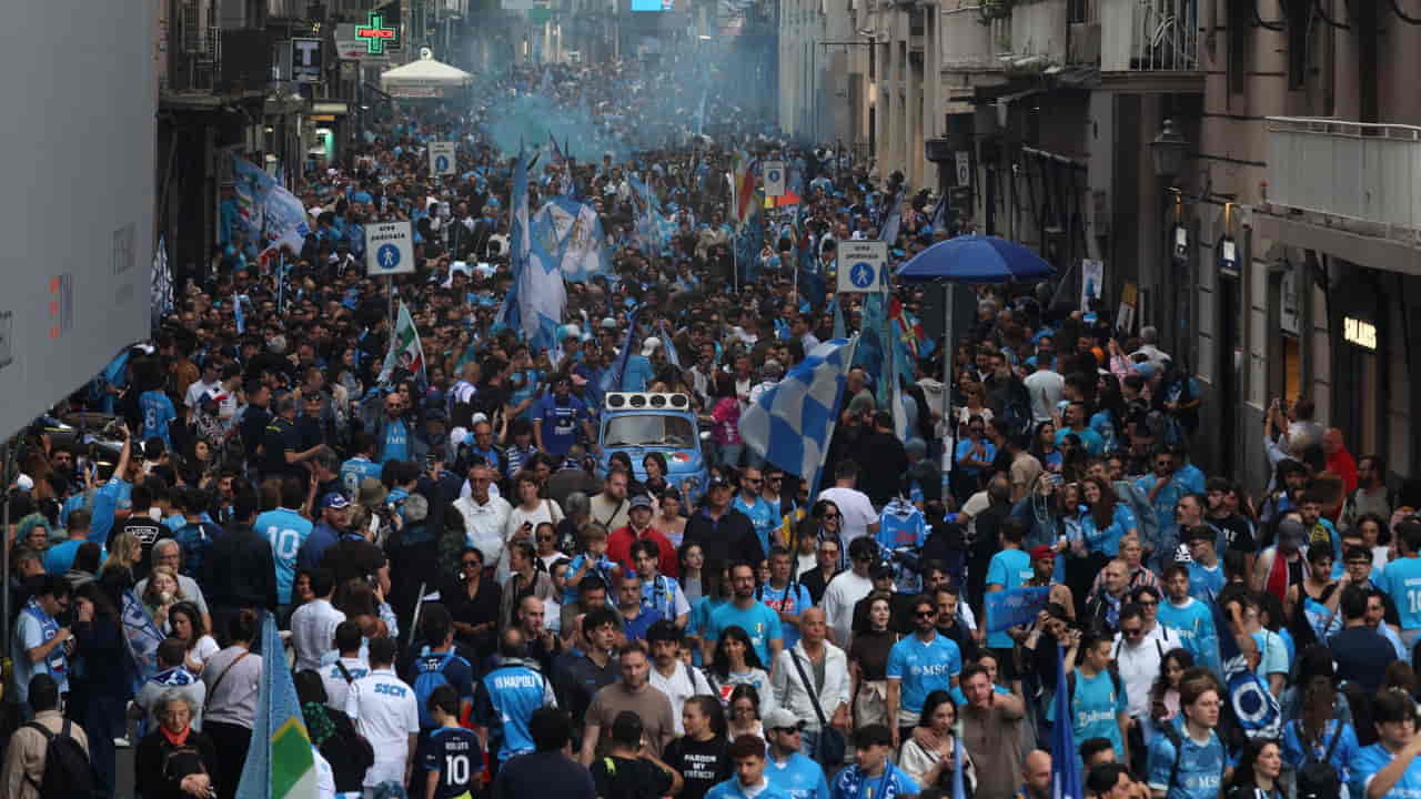 I tifosi del Napoli - Foto LaPresse - Calcioinpillole.com