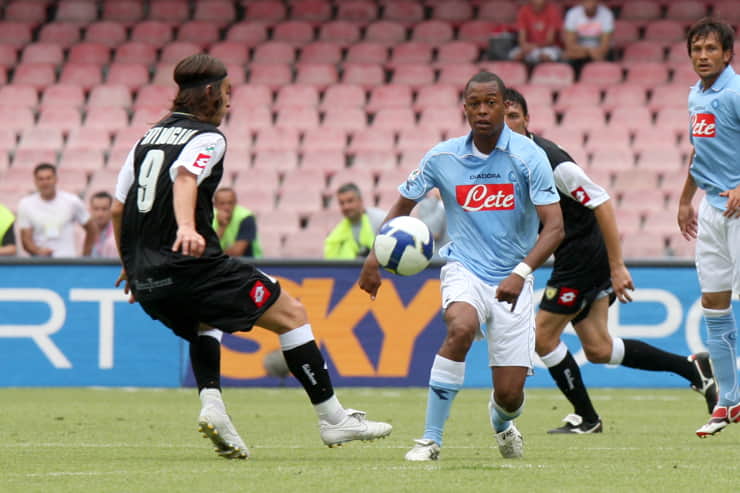 Santacroce in campo con la maglia del Napoli - Foto LaPresse - Calcioinpillole.com