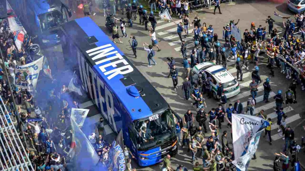“ADDIO INTER, DEVO VINCERE LA CHAMPIONS”, terremoto alla Pinetina | Il big fa le valigie e saluta tutti:tifosi impietriti